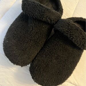Croc Black Fuzzy Slippers